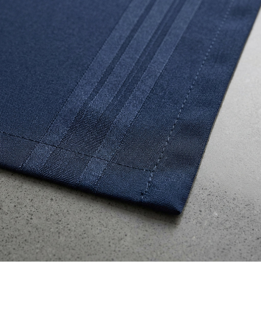 Vdgvd Rectangular Polyester Dobby Tablecloth Midnight 60 by 104 Inch - Detail view