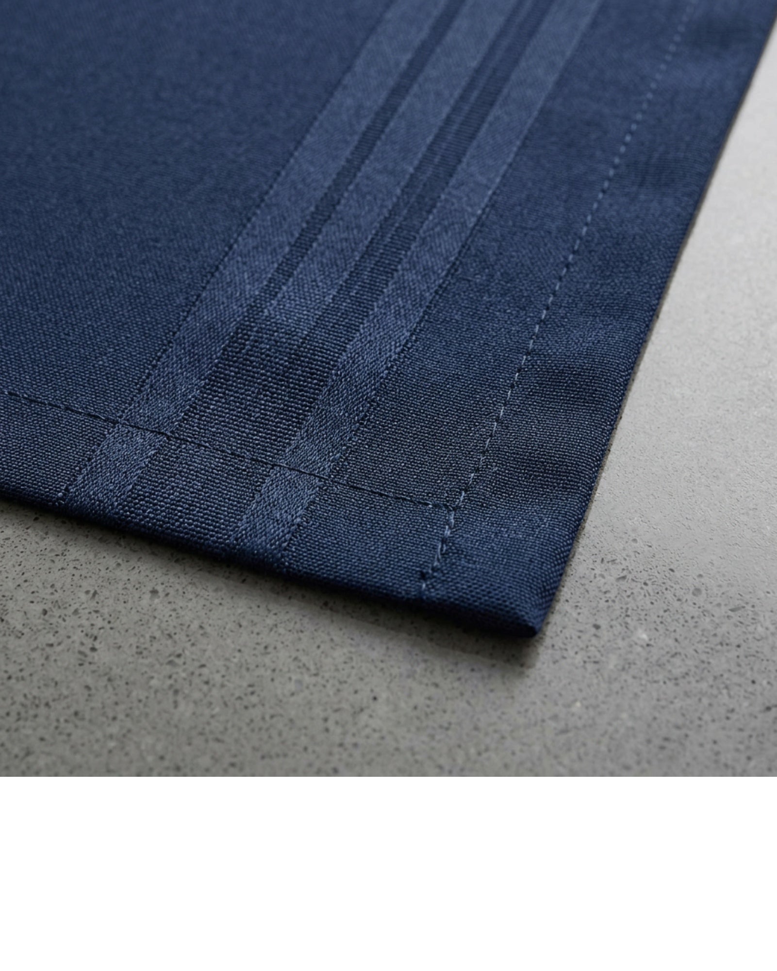 Vdgvd Rectangular Polyester Dobby Tablecloth Midnight 60 by 104 Inch - Detail view